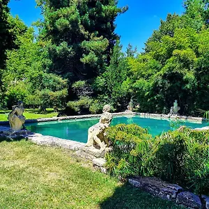 **** Hotel Chateau De Roussan Francia